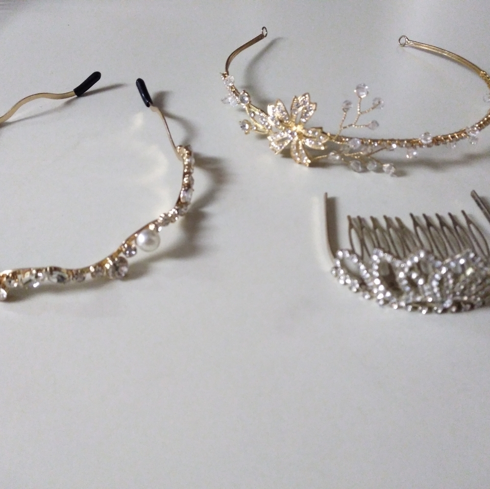 3 Hair accessories